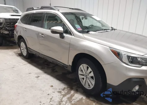 2018 Subaru Outback 2.5I Premium z USA, uszkodzony, nr VIN 4S4BSAFC8J3358565